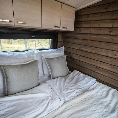 Lapland Riverside 7 Puolukka, Yllaes, Tiny With Sauna, Fireplace, Terrace, Bbq, Wifi, Ski, Fishing, Pets Ok * Äkäslompolo