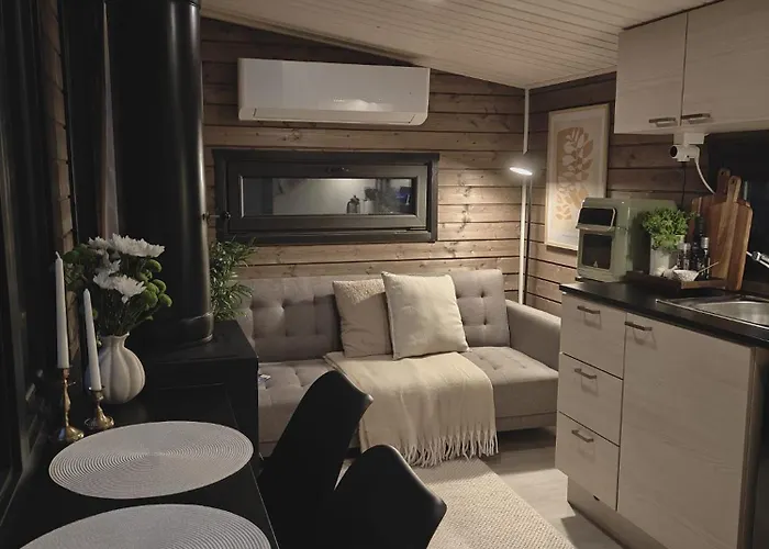 Lapland Riverside 7 Puolukka, Yllaes, Tiny With Sauna, Fireplace, Terrace, Bbq, Wifi, Ski, Fishing, Pets Ok Äkäslompolo