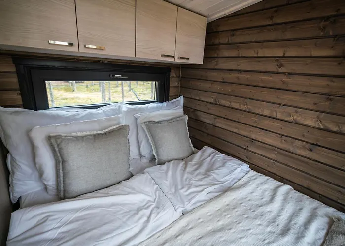 Lapland Riverside 7 Puolukka, Yllaes, Tiny With Sauna, Fireplace, Terrace, Bbq, Wifi, Ski, Fishing, Pets Ok * Äkäslompolo